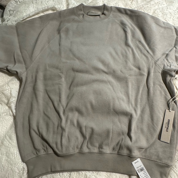 Essentials Fear Of God Short Sleeve Waffle Sweatshirt Large NWT (Oversized) - Picture 8 of 15